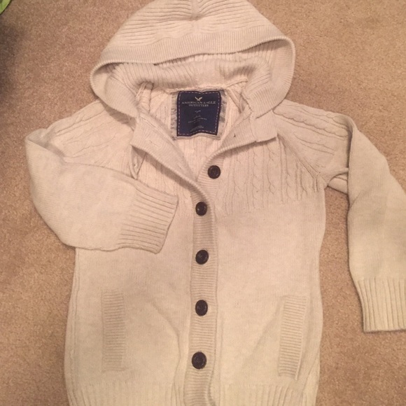 SALE American Eagle Beige sweater with hood