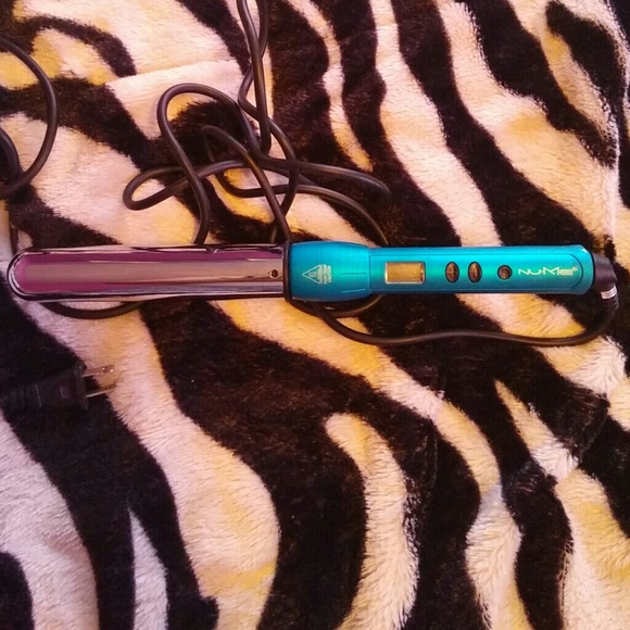 Nume 1 inch Titanium curling wand