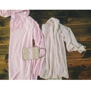 💕3 for 1 bundle FREE COACH wristlet