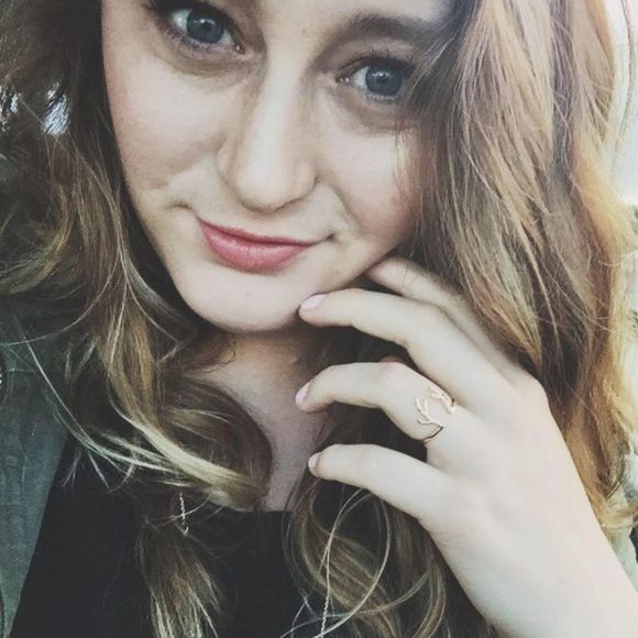 Meet your Posher, Becca