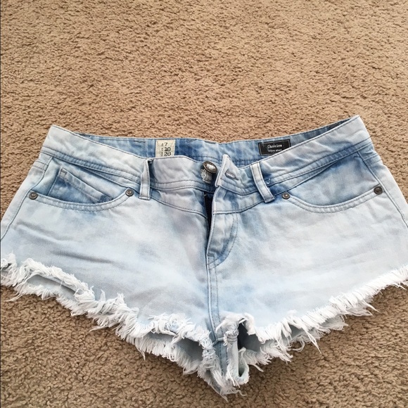 Cheeky jean cut offs - Picture 1 of 2