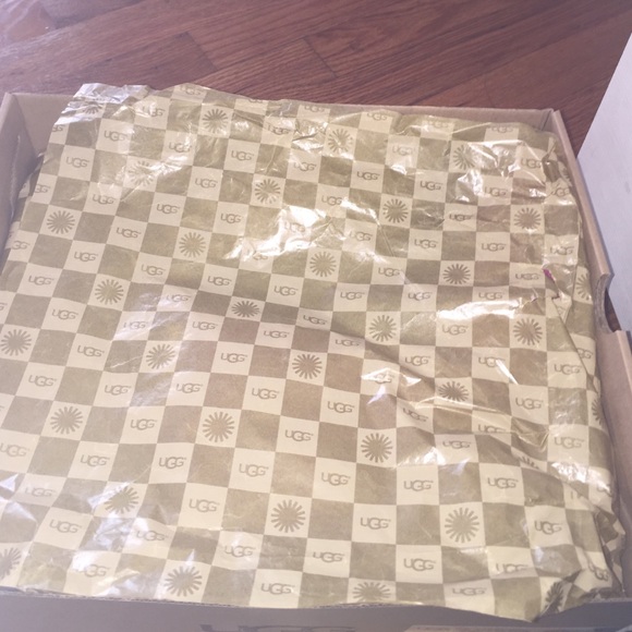 UGG boots💕 - Picture 3 of 4