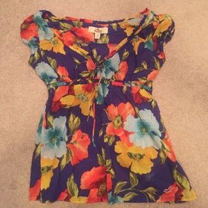 Hollister short sleeve shirt