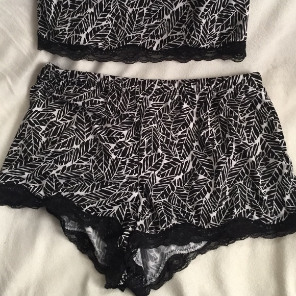 Marilyn Monroe intimates 2 piece nightie - Picture 3 of 4