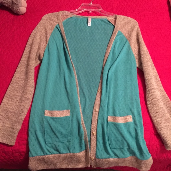 Cardigan sweater