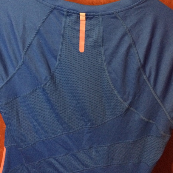 FILA short sleeve work out top! - Picture 4 of 4