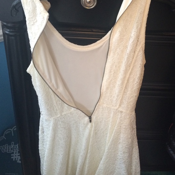 White lace express dress - Picture 2 of 2