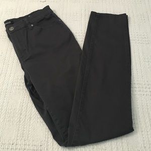 Mid-Rise Stretch Skinny Pants