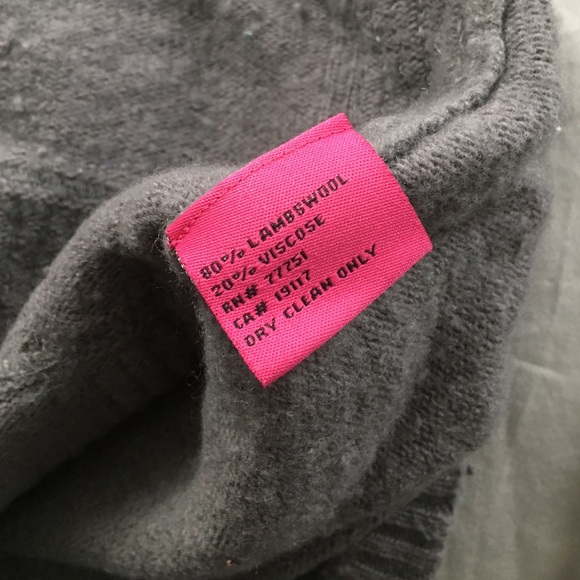 sweater - Picture 4 of 4