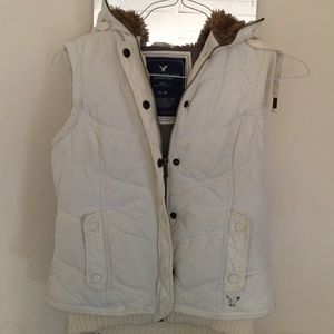 American Eagle White Vest