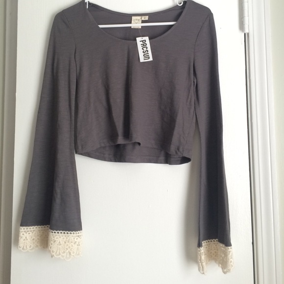 LA Hearts LS crop top w/ lace appliqué, size S