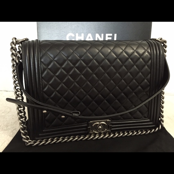 Chanel Boy Large Lamb Black / Red