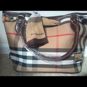 Burberry Bag/Purse