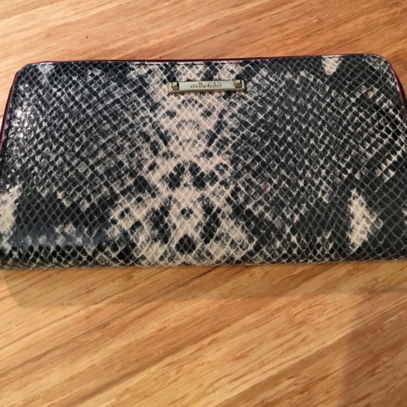 Stella & Dot Mercer Tassel Wallet- SOLD OUT