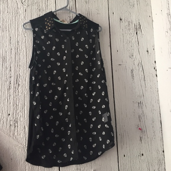 Sleeveless  top