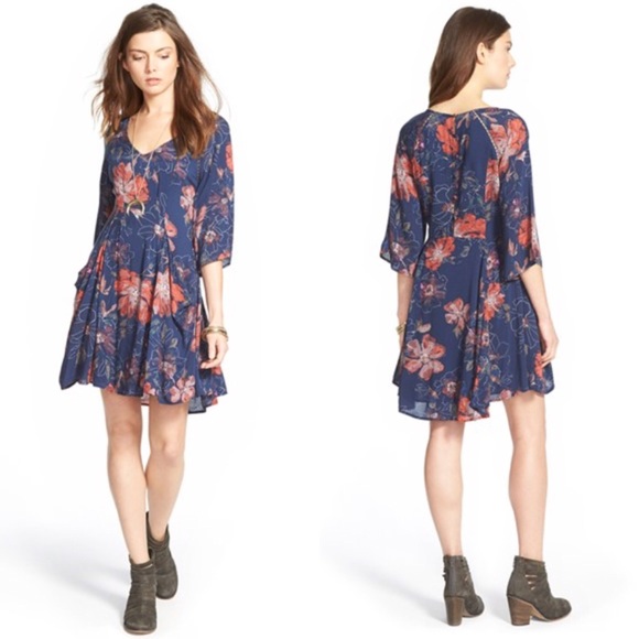Free People Dresses & Skirts - 🌵Sale🌵 Free People Floral Navy Dress size 8