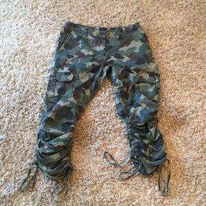 INC Camo cargo capris size 6