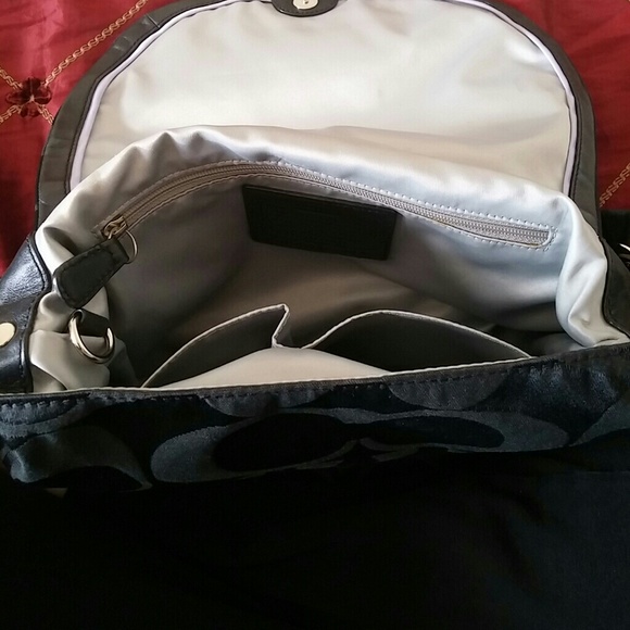 Coach purse - Picture 3 of 3