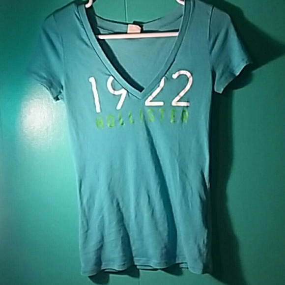 Hollister tee