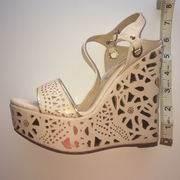 Gold and cream wedges