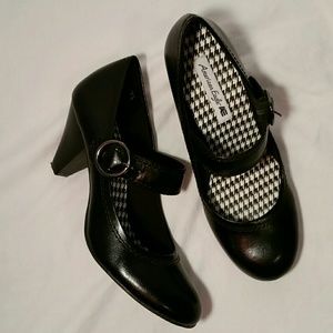 American Eagle Kimmie Mary Jane Heels