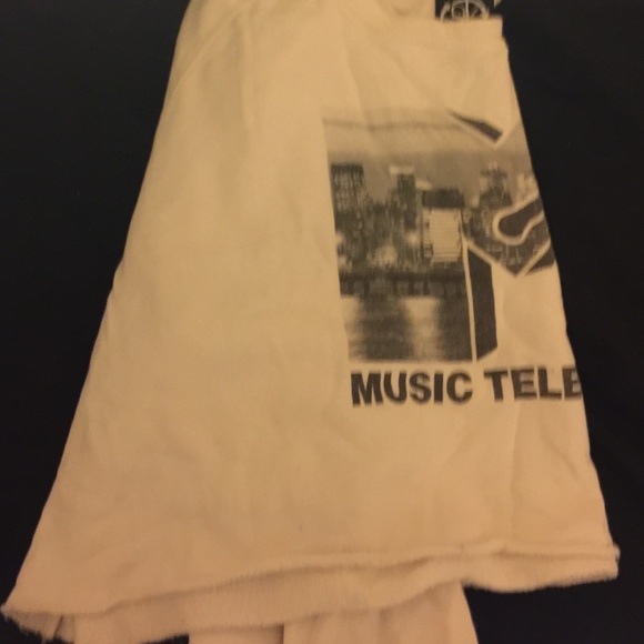 Top - Picture 2 of 2