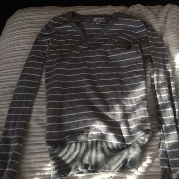 Gray and white stripped sweaer - Picture 1 of 1