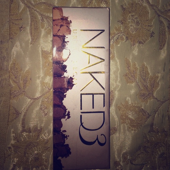 Urban Decay Naked 3 - Picture 1 of 3