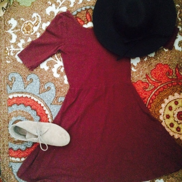 💃🏾Garage Maroon Open Back Skater Dress💃🏾
