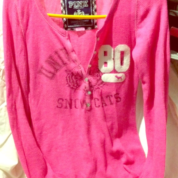 Victoria Secrets Pink University Snowcats Henley S