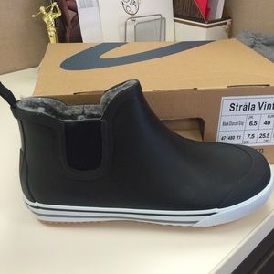 Black rubber ankle boot NIB