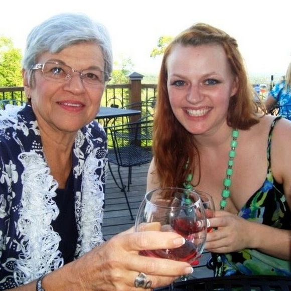 Meet your Posher, Lynzie - Picture 1 of 1