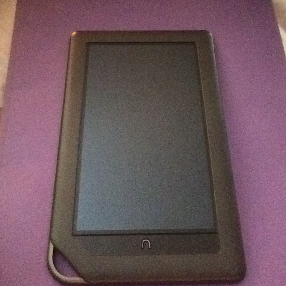 Nook Color - Picture 1 of 2