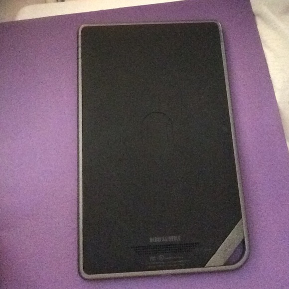 Nook Color - Picture 2 of 2