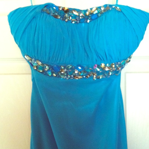 La Femme Dresses & Skirts - Size 2 La Femme prom dress