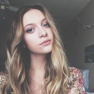 Meet your Posher, Kaylie