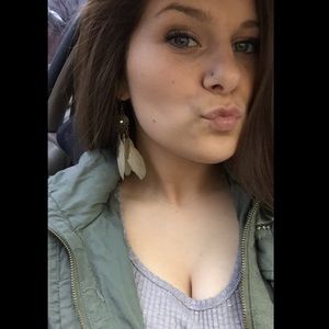 Meet your Posher, Hailey