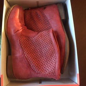 Roxy Boots