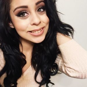 Meet your Posher, Abigail