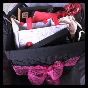 3 piece make set basket