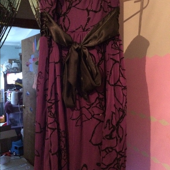 Dress - Picture 2 of 2