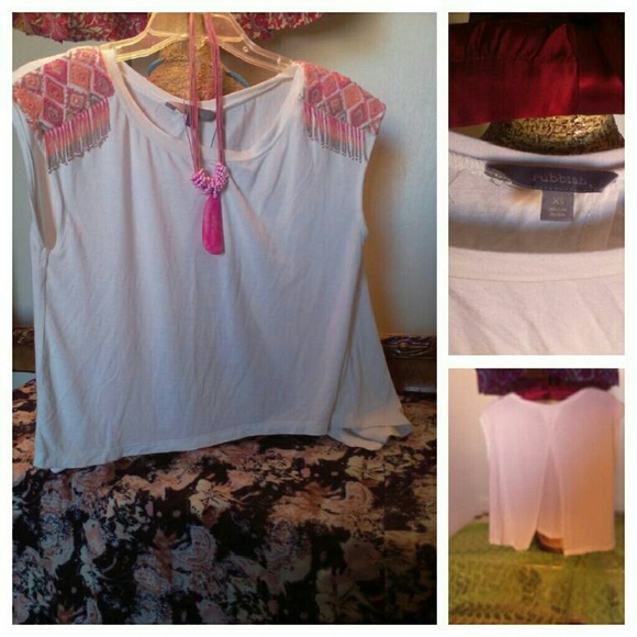 Cute blouse beaded fringe on the shoulders.