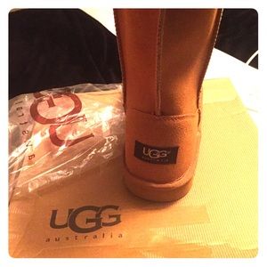 Tan size 8 unauthentic Uggs