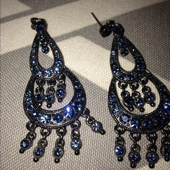 Fabulous ! Blue Chandelier earrings