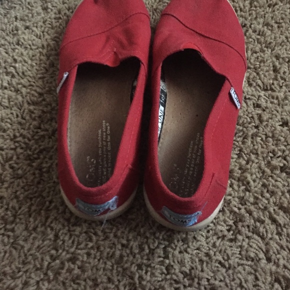 Toms - Picture 2 of 2
