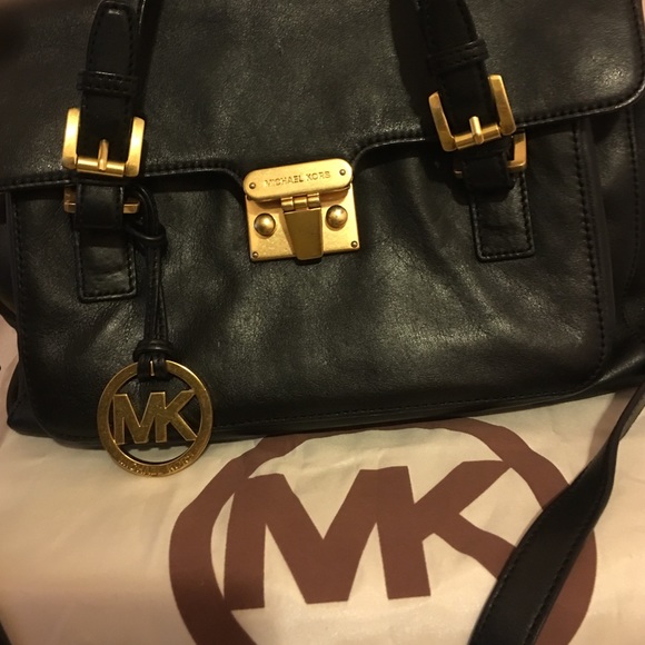 Black leather handbag 👜 - Picture 3 of 4