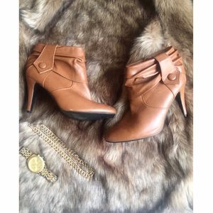 Zipped Faux Leather Booties