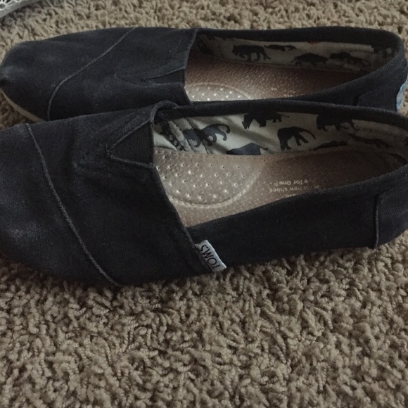 Toms - Picture 2 of 2