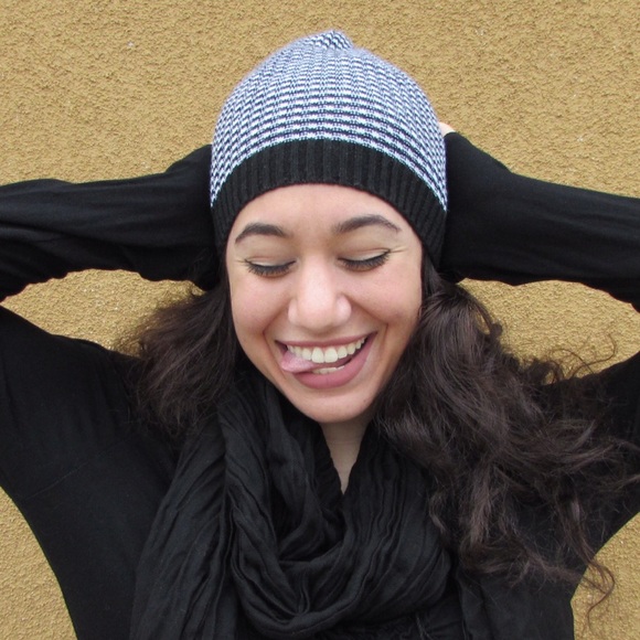 Forever 21 black and white beanie