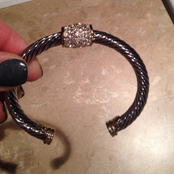 Just reduced 🎉crystal accented bracelet - Picture 3 of 3